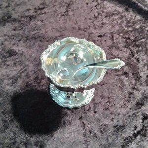 VINTAGE AVON HUDSON MANOR COLLECTION SILVERPLATED SALTCELLAR AND SPOON